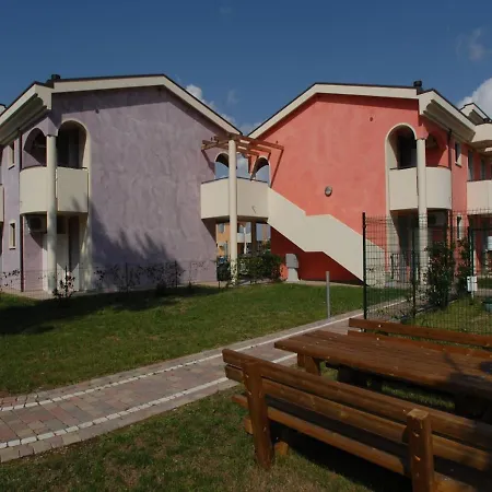 Comfy Flat In A Newly Built Village Διαμέρισμα *