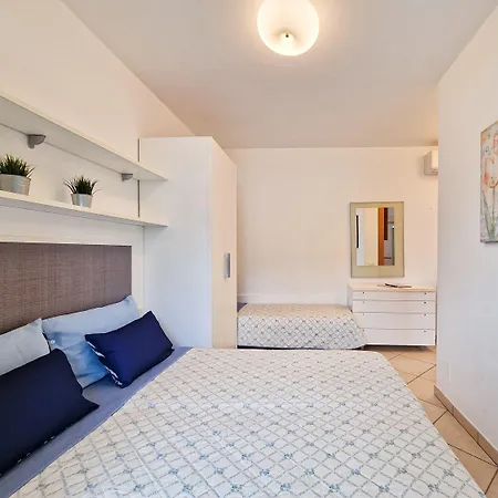 Comfy Flat In A Newly Built Village דירה ביביונה